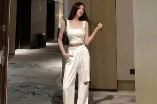 百万粉网红人设翻车！靠卖商业课程出圈却因偷税被重罚
