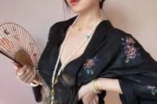 四位明星盲目耍大牌：吴谨言摆谱央视被点名李梦任性毁演技张大大暴力霸凌文章任性要求陕西油泼面路人缘彻底败光！