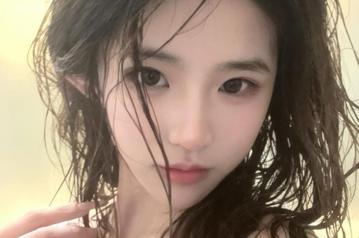 内娱清纯女星偷闯日本拍艳情片被网友当场撞破