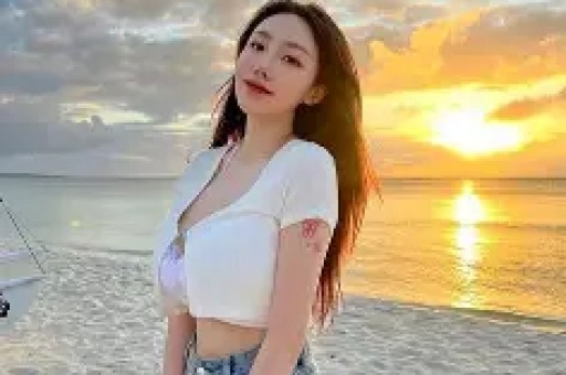 程青松的人脉有多硬？郝蕾、田海蓉一路陪伴韩寒也站台
